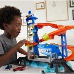 Hot Wheels City Parkgarage avec Shark Attack – Coffret de jeu + voiture