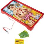 Der fröhliche Chirurg Hasbro wird Arzt und behandelt den Patienten