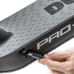 Ducati PRO-II, Elektroroller, 15 Kg, 350W Brushless Motor, Autonomie bis zu 25 Km, 10" schlauchlose Reifen, Max. Belastung 100 Kg