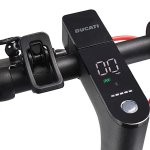 Ducati, Scooter électrique, modèle Pro 1 Evo, Moteur Brushless 350W, Autonomie de la batterie jusqu'à 25 Km., Roues à chambre à air 8.5 ", Bluetooth pour interagir avec l'APP dédiée